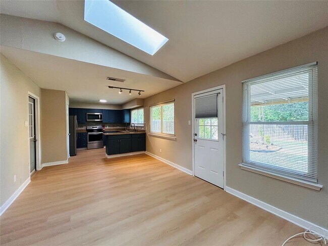 Foto del edificio - 2608 Cypress Ln