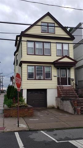 Primary Photo - 70 W 6th St