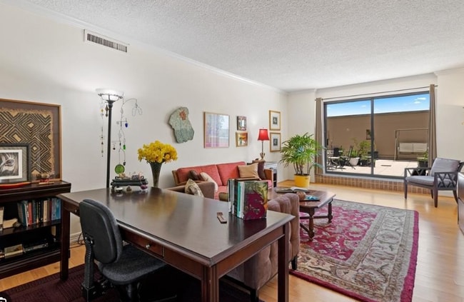 Photo - 1400 Hermann Park Dr Apartment