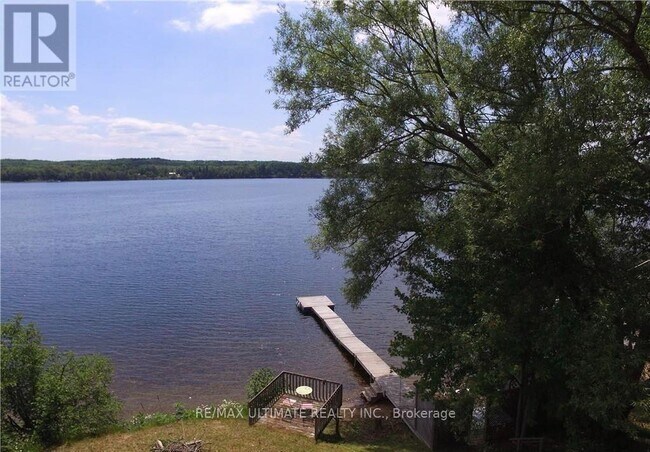 Photo du bâtiment - 1355 Green Lake Rd
