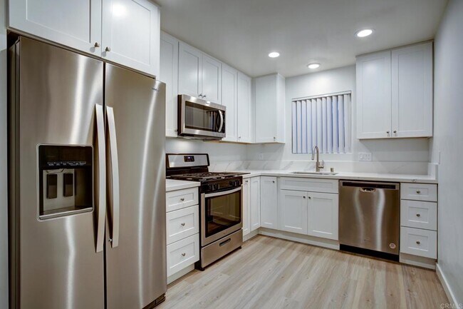 Building Photo - 1064 N Escondido Blvd