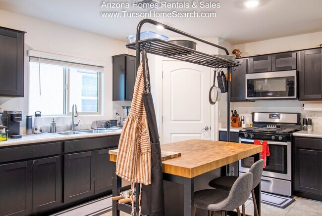 Building Photo - Arizona Homes Rentals and Sales