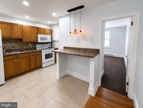 Building Photo - 6250 Erdrick St
