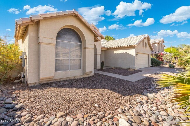 Building Photo - 674 S Cholla St