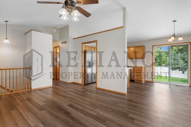 Foto del edificio - 1349 N Aksarben Ct