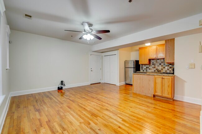Building Photo - 608 Bramhall Ave