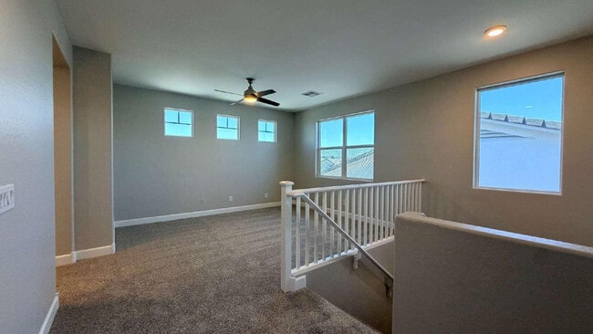 Building Photo - 612 Hazelnut Ln