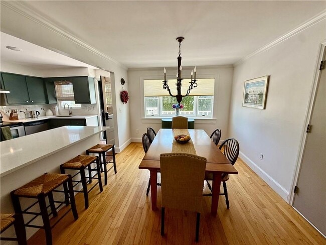 Foto del edificio - 8 McCormick Rd