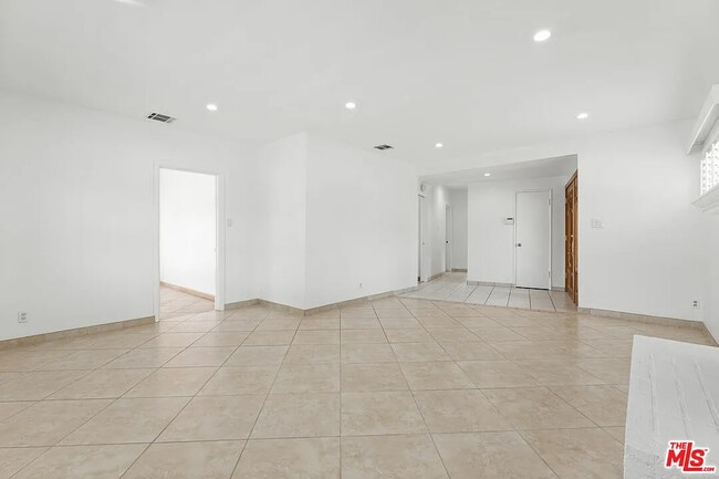 Building Photo - 7377 W 88th St