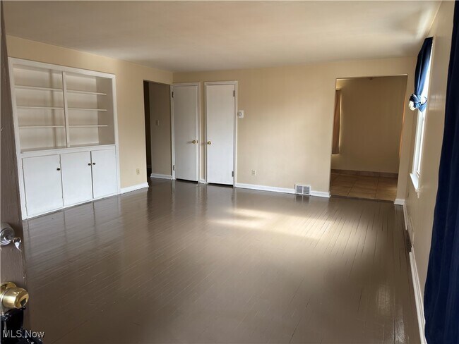 Foto del edificio - 52 Willow Dr