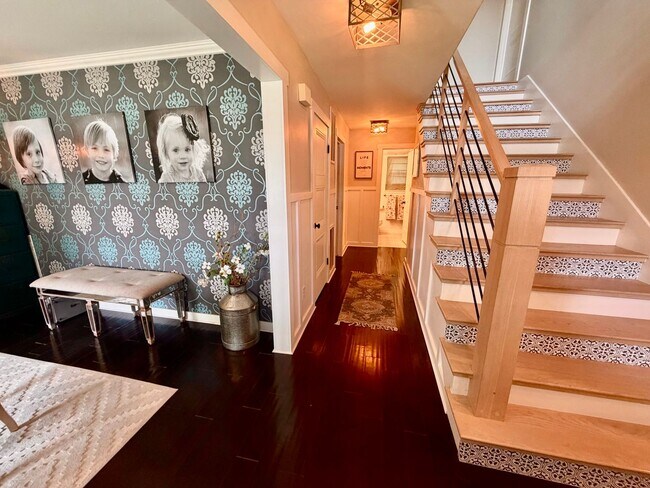 Foto del edificio - Gorgeous 4 Bedroom Home!!