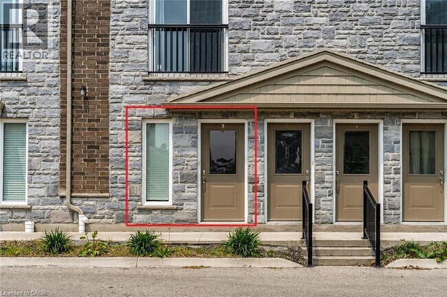 Building Photo - 7 Courtland Ave E