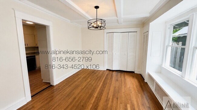 Foto del edificio - Spacious Home in Oak Park SW