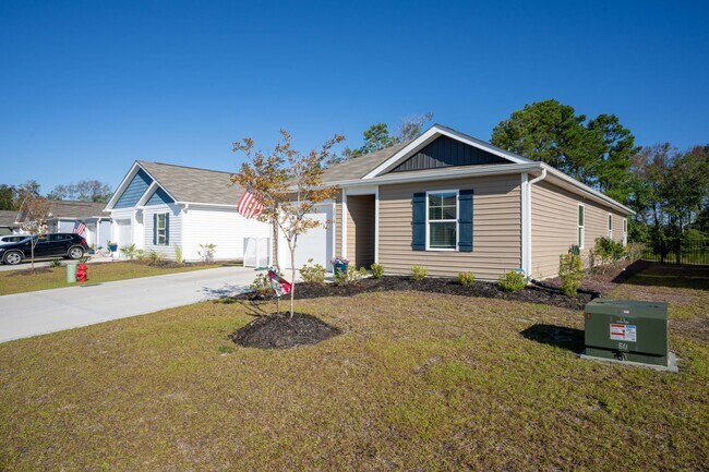 Foto del edificio - Charming 4-Bedroom Home in Desirable Water...