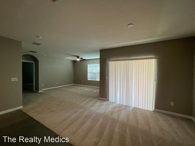 Foto del edificio - 4 br, 2 bath House - 9737 Pepper Tree Place