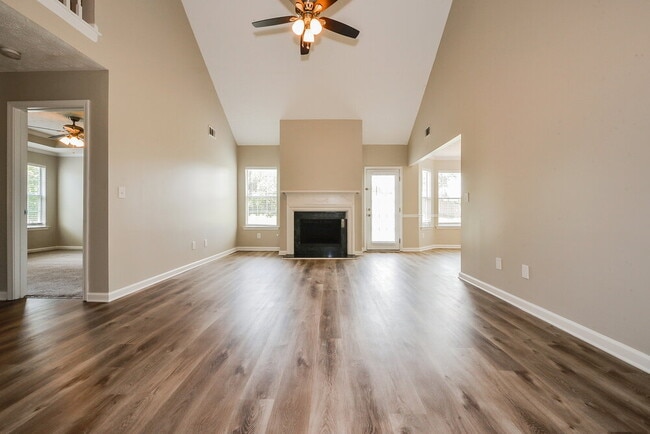 Building Photo - 1517 Buckingham Pl