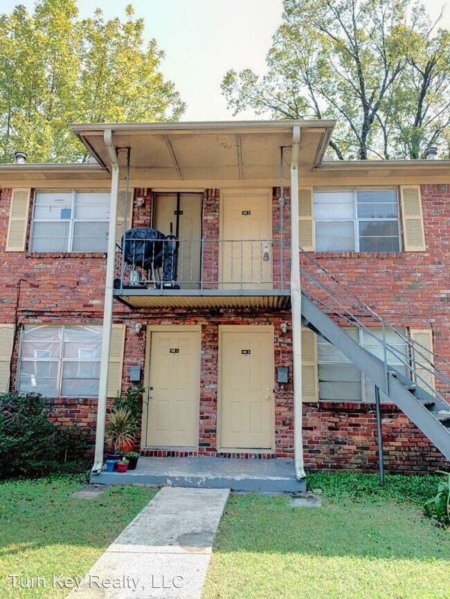 Building Photo - 2 br, 1 bath House - 1133-D Elm Avenue