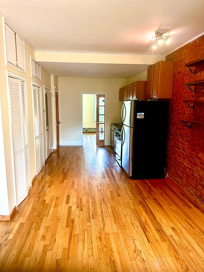 Foto del edificio - 421 E 119th St