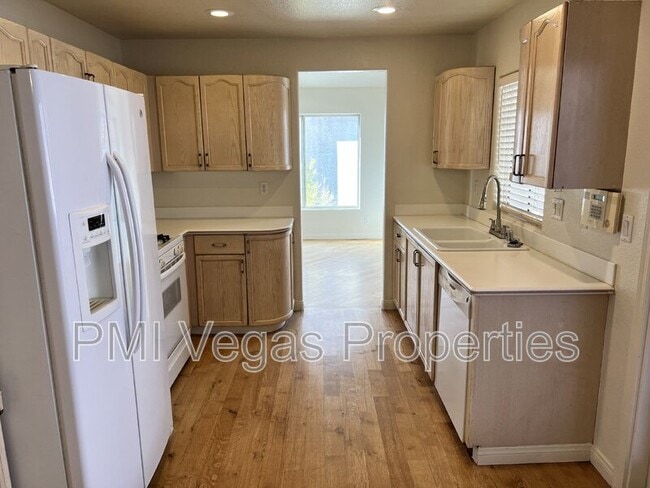 Building Photo - 3685 Julius Ct