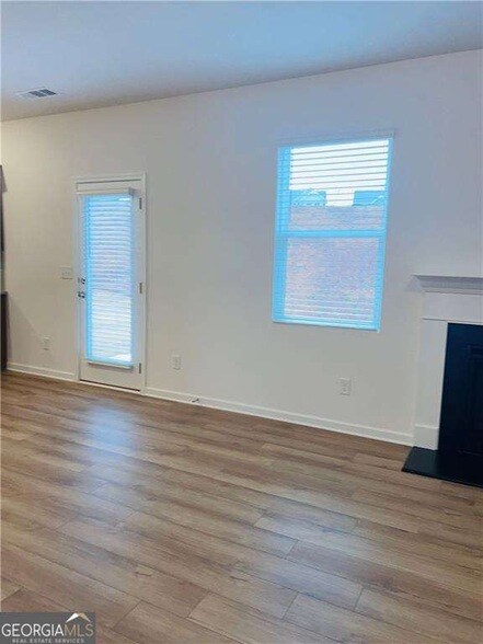 Foto del edificio - 137 Bloomfield Cir