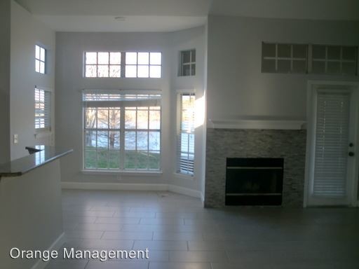 Building Photo - 1558 Farrindon Cir