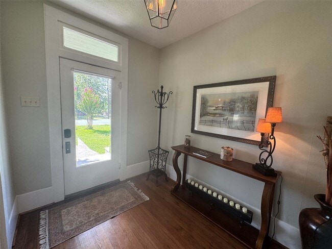 Building Photo - 824 S Masonic St