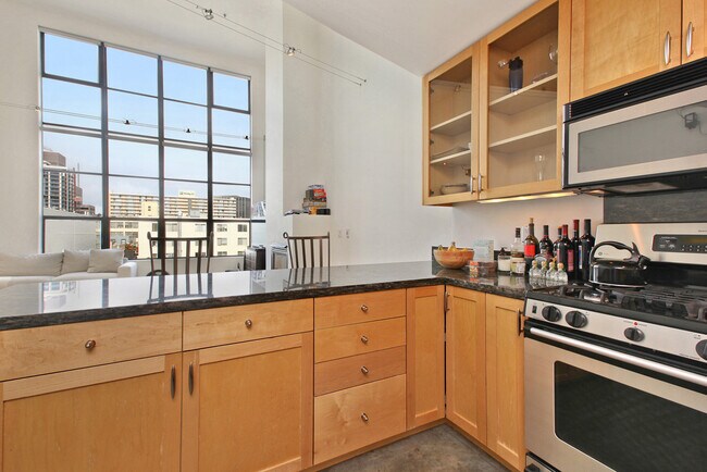 Building Photo - 1233 Howard St