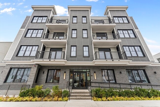 Building Photo - 24-28 Mt Pleasant St