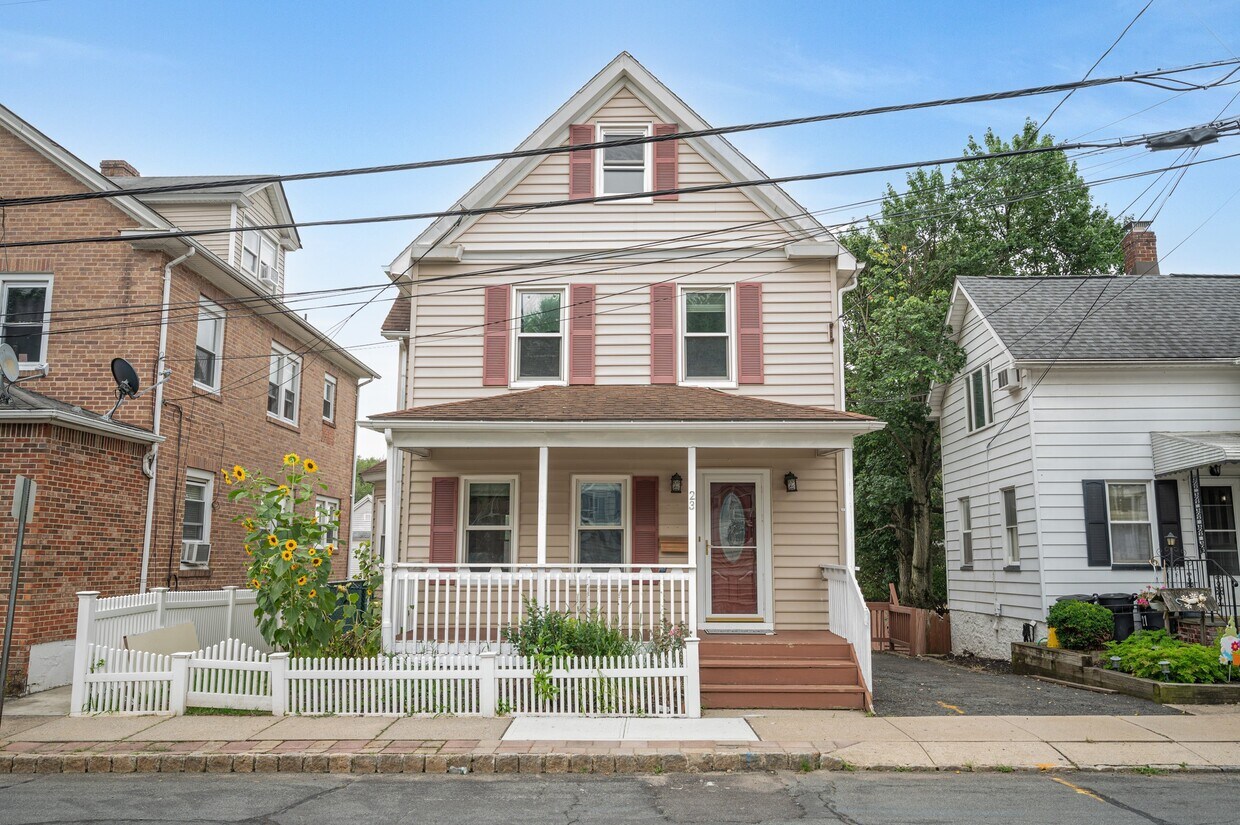 Primary Photo - 23 Orchard St