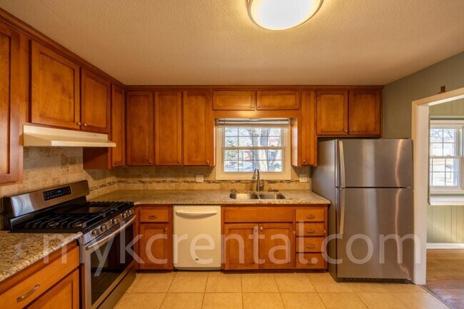 Foto del edificio - 2306 N 82nd Terrace
