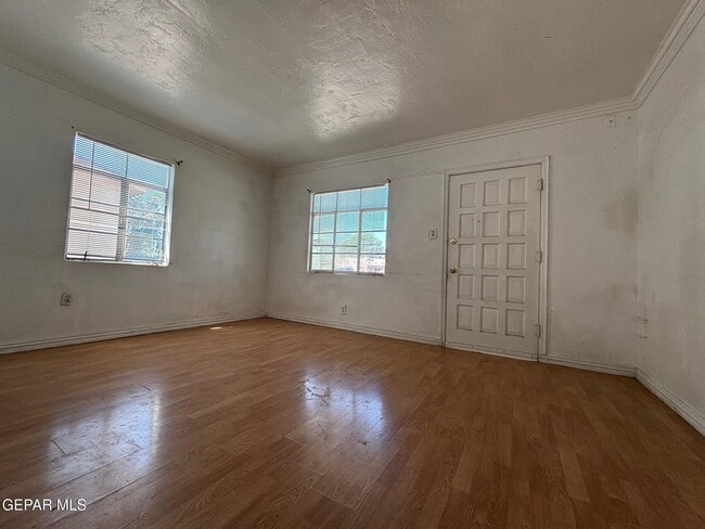 Building Photo - 212 Red Robin Dr