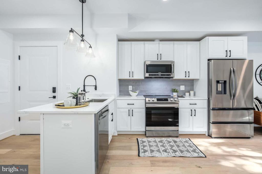 Foto principal - 2601 30th St NE