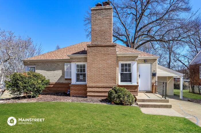 Primary Photo - 15 SPRING DR, FLORISSANT, MO 63031