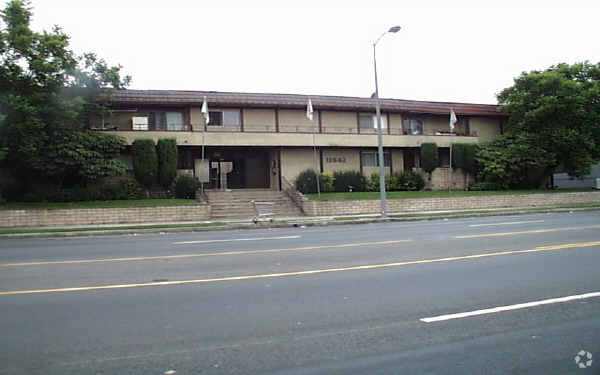 Primary Photo - Vanowen Apartments