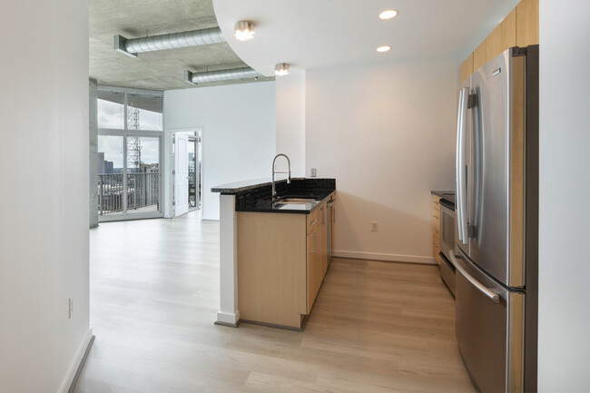Kitchen - 943 Peachtree St NE