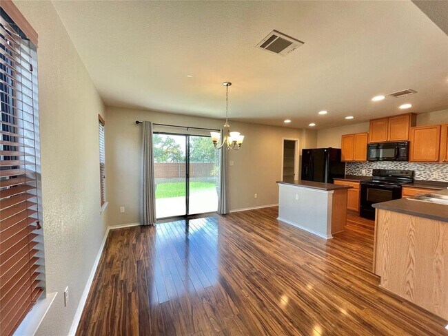 Building Photo - 306 Gold Star Dr