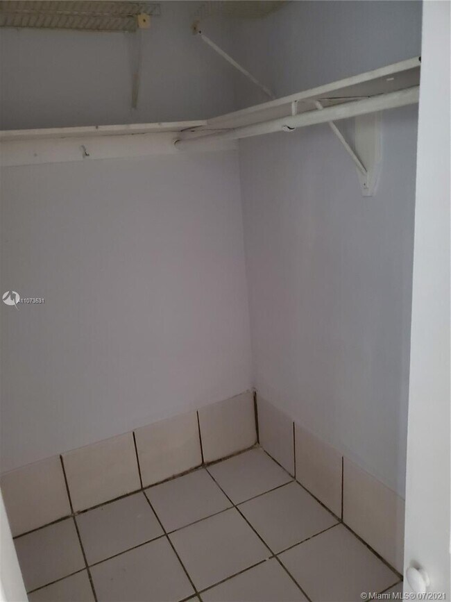 Foto del edificio - 1230 NE 139th St