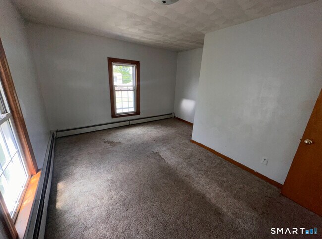 Foto del edificio - 15 Woodbridge Ave