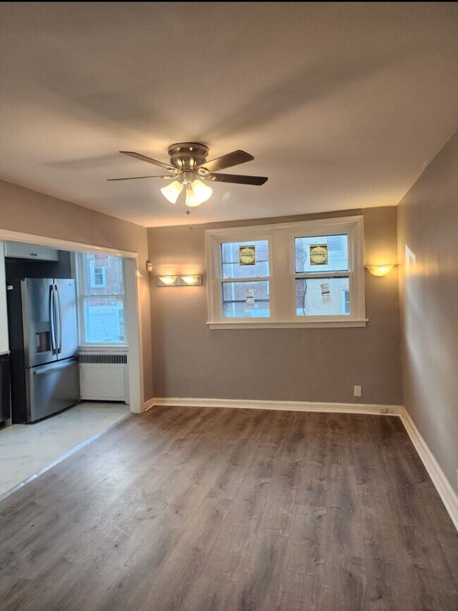 Foto del edificio - 4 bedroom 2.5 baths Coming Soon!