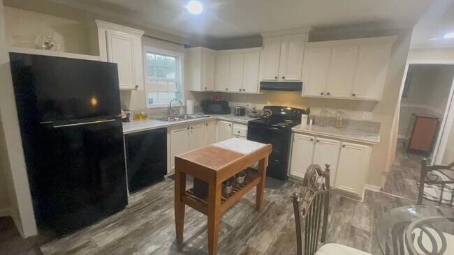 Foto del edificio - 3173 Baker Rd