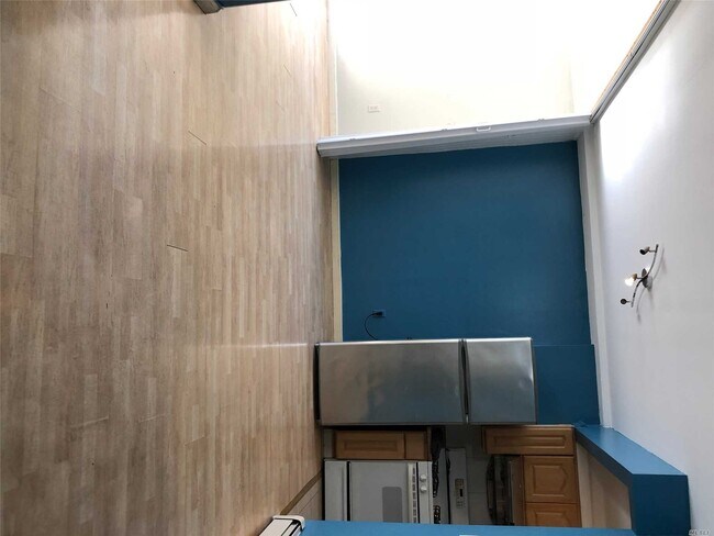 Foto del edificio - 43-24 Robinson St
