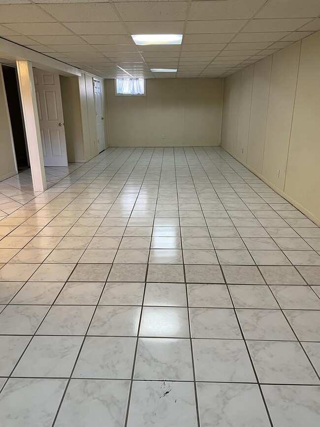 Building Photo - 3823 Manner Dale Dr