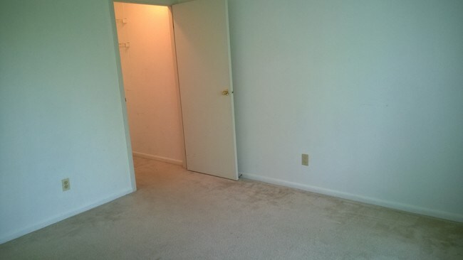 Foto del edificio - 12 Riverview Ct