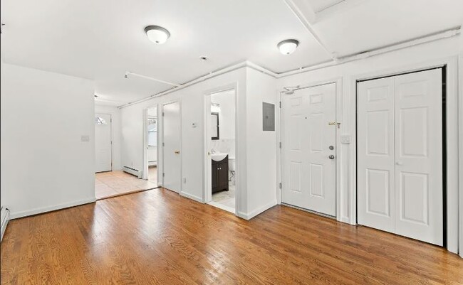 Building Photo - 43 Jewett Ave