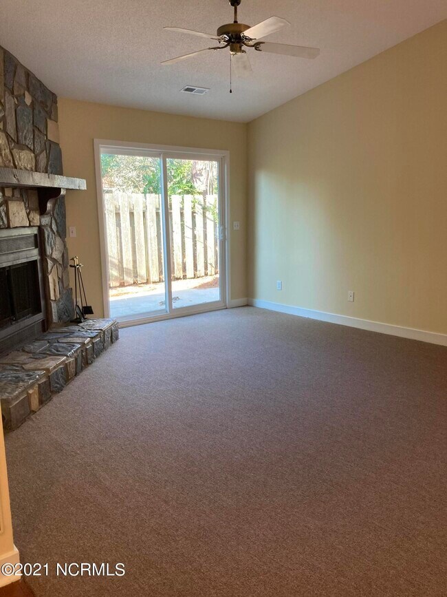 Building Photo - 5537 Eagles Nest Dr