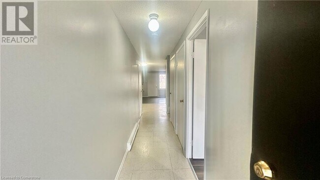 Photo du bâtiment - 1200 Courtland Ave E