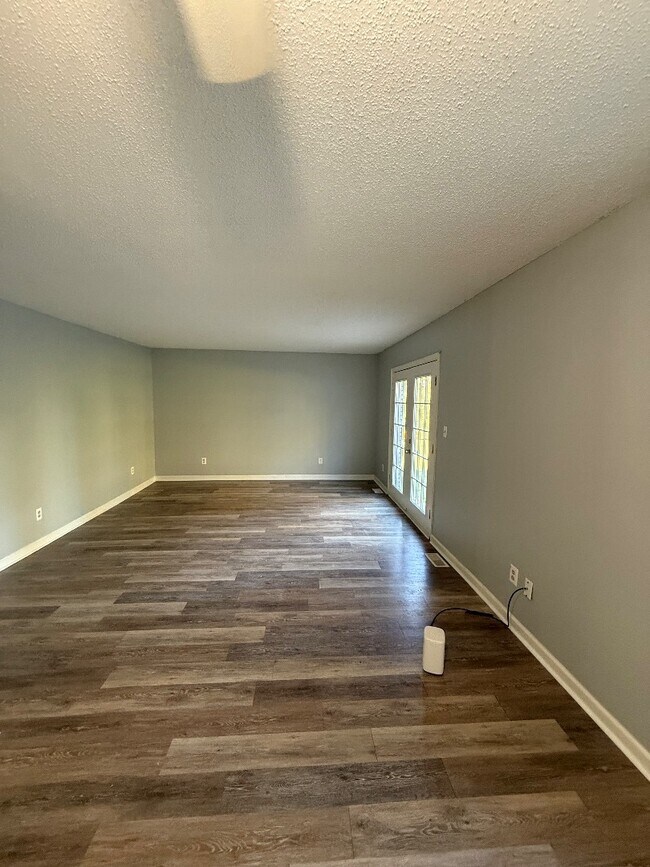 Foto del edificio - 124 Crestview Dr