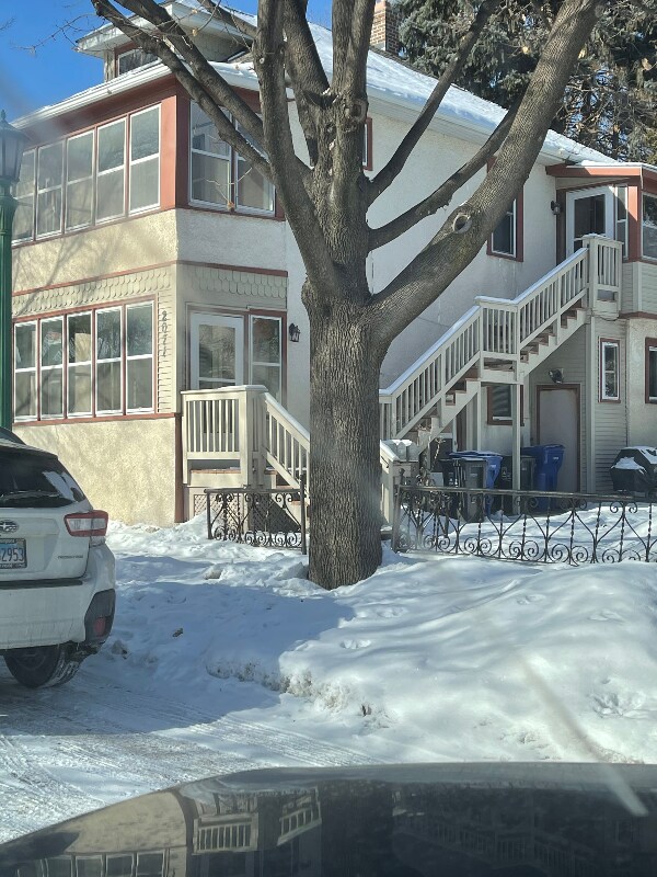 Primary Photo - 2071 Roblyn Ave