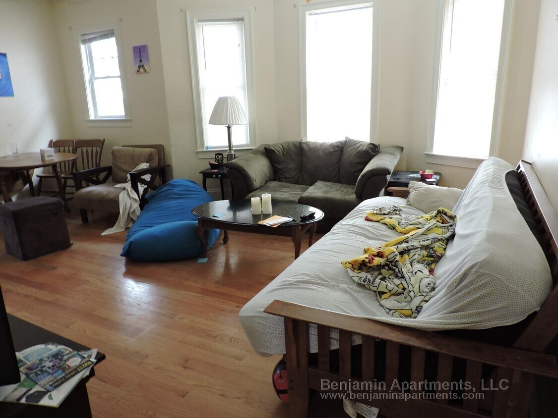 Foto principal - 74 Brooks St