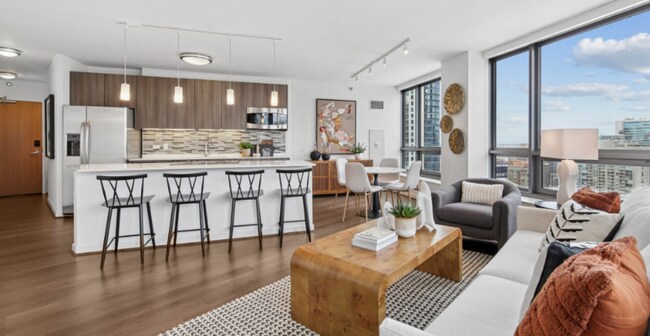 Photo - 330 W Grand Ave Apartment